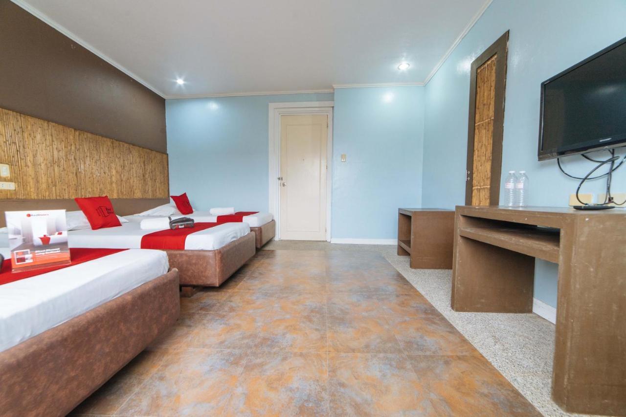 Hotel RedDoorz @ N Roldan Street Kalibo Exterior foto